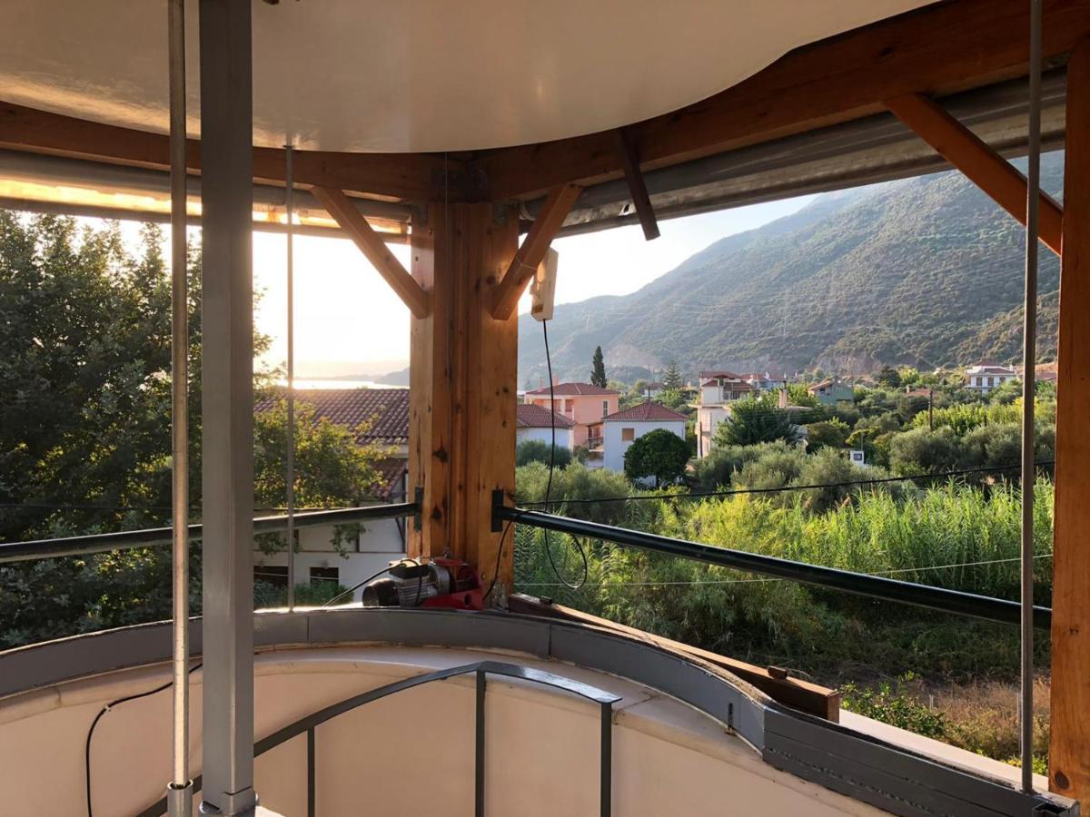 Steinturm Mit Dach-Terrasse Zwischen Fluss, Meer Und Gebirge- Spiti Pirgos Paralia Sergoulas Exterior foto
